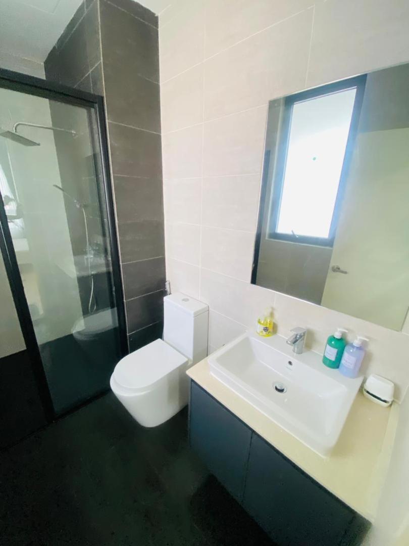 Apartment 2br Premium Troika By Aghome